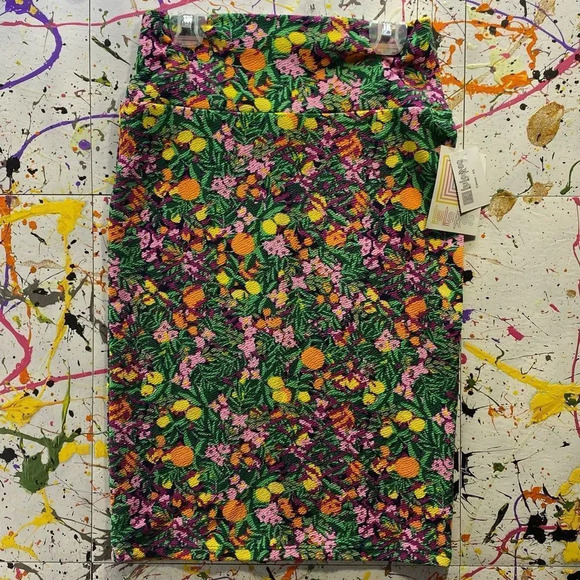 NWT LuLaRoe Cassie Skirt Size XS - Picture 1 of 3
